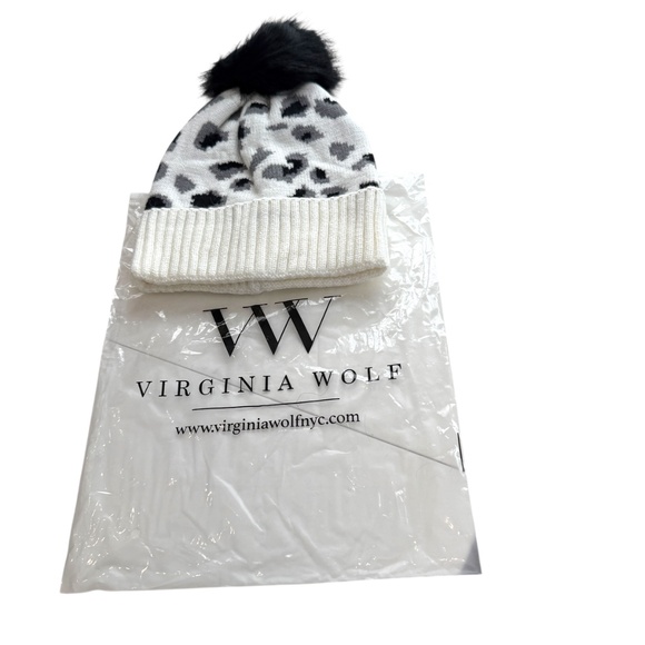 Virginia Wolf Leopard Beanie Faux Fur Pom Hat Women NEW - Picture 3 of 4
